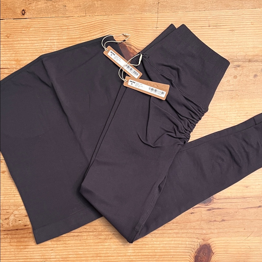 NWT SKIMS CONTOUR LOUNGE TUBE TOP & LEGGINGS